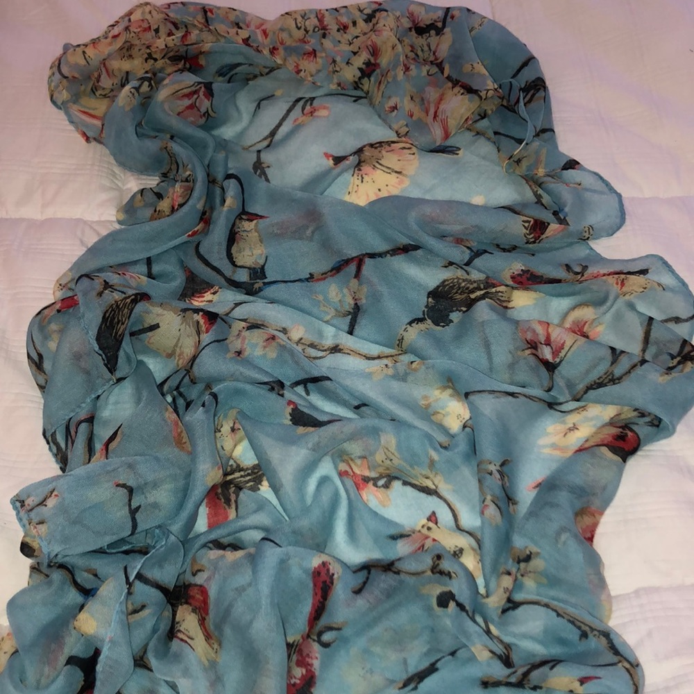 *BRAND NEW* bird detailed wrap around scarf